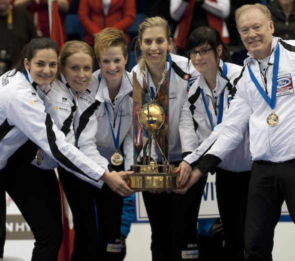 Team Switzerland, from left, Binia Feltscher, Irene Schori, Fränziska Kaufmann, Christine Urech, Carole Howald, Al Moore. (Photo, CCA/Michael Burns)