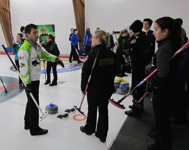 Craig Savill talks to young curlers during a clinic for participants of the Ottawa Youth Curling League (Photo Joe Pavia)